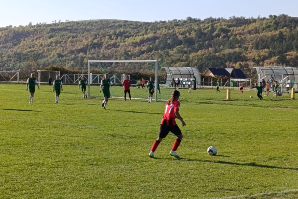 Női U17 | Pocsék pályán, kemény ellenféllel elért győzelem