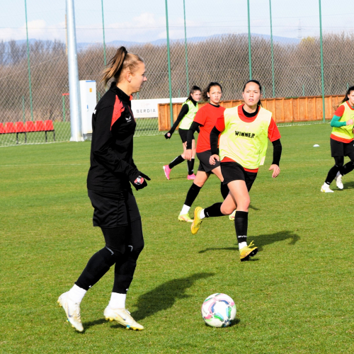 Felkészülés | Magyarországi edzőtáborba indult felnőtt női csapatunk