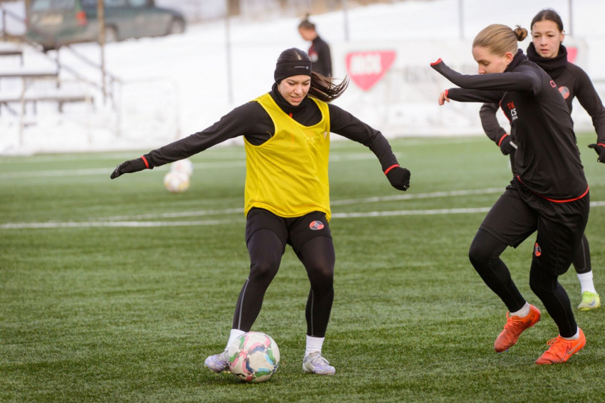 Edzőtáborral és erősítési tervekkel indul a felkészülés a női szuperligás csapatunknál